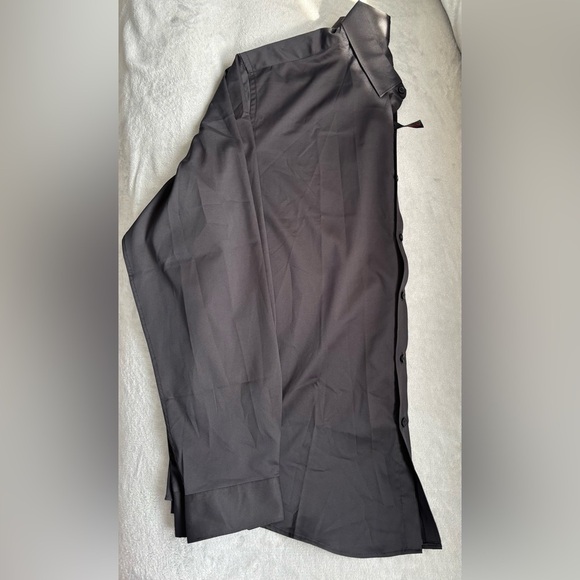 Classic Black Dress Shirt for Formal Occasions - Picture 10 of 11